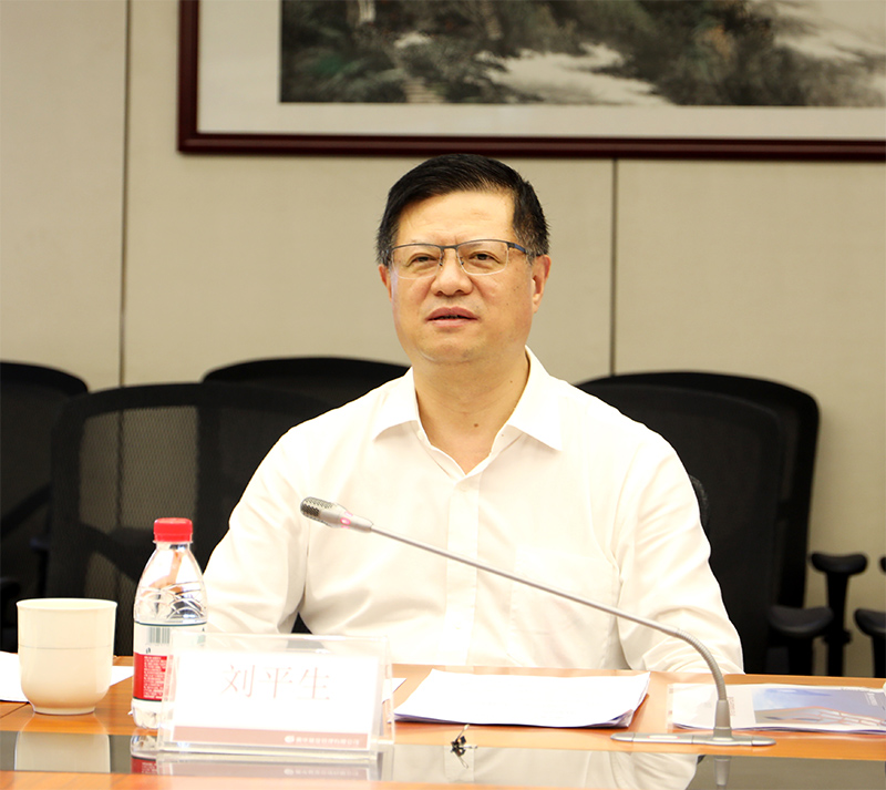 市地方金融监管局党组书记刘平生赴鹏华基金公司、安信基金公司调研2.jpg